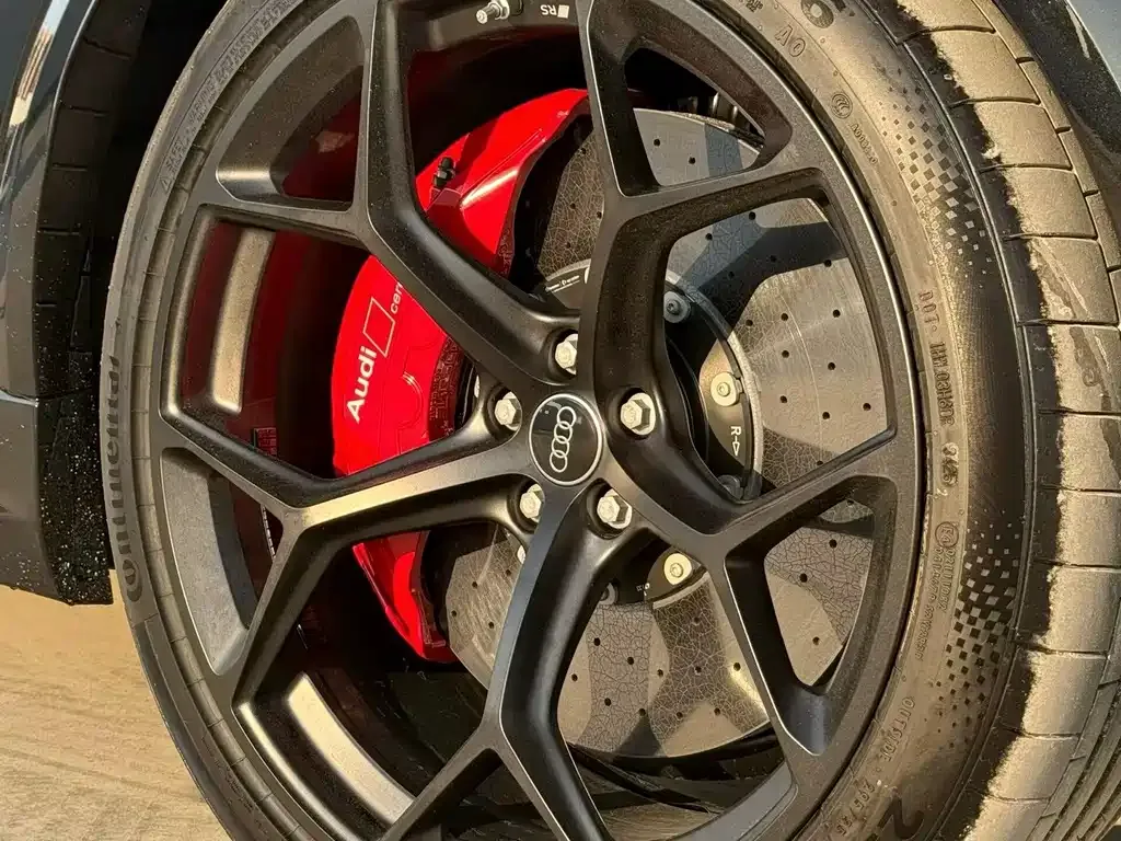 Audi RS Q8 2025 из CN, фото 9
