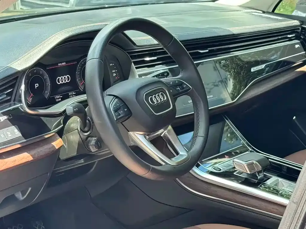 Audi Q7 — фото 3