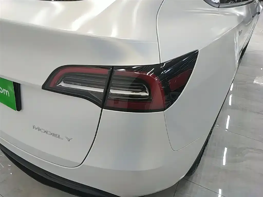 Tesla Model Y 2024 из CN, фото 2
