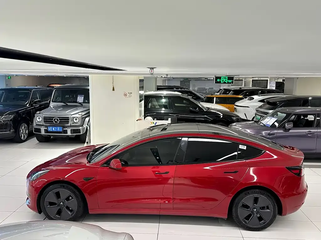 Tesla Model 3 — фото 7