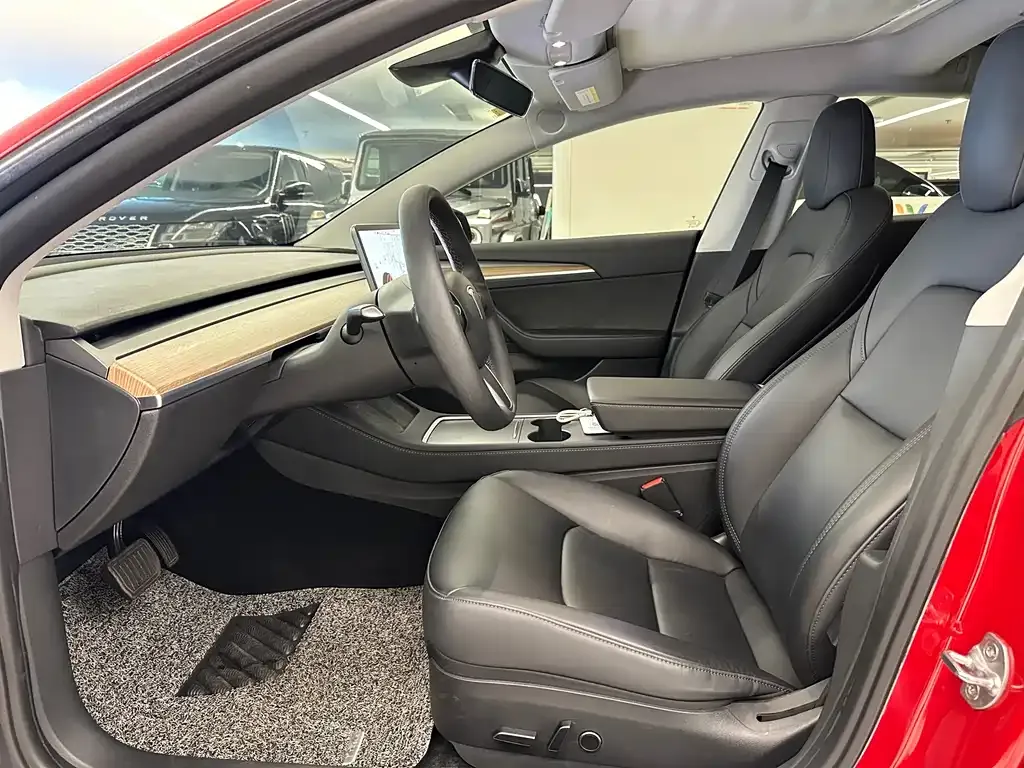 Tesla Model 3 — фото 10