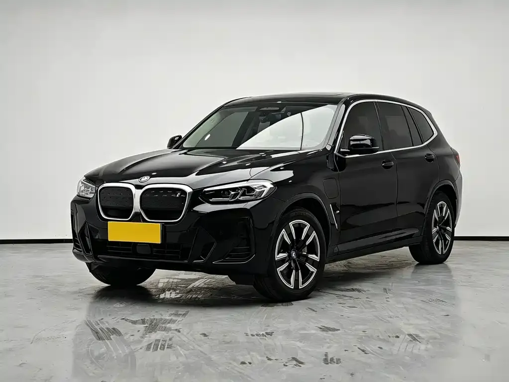 BMW iX3 — фото 1