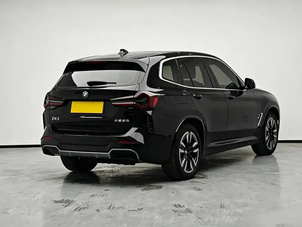 BMW iX3 — фото 4
