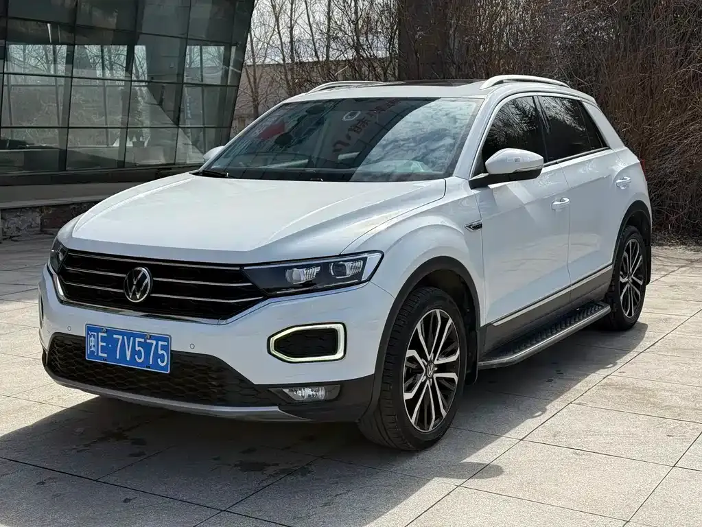 Volkswagen T-Roc — фото 1