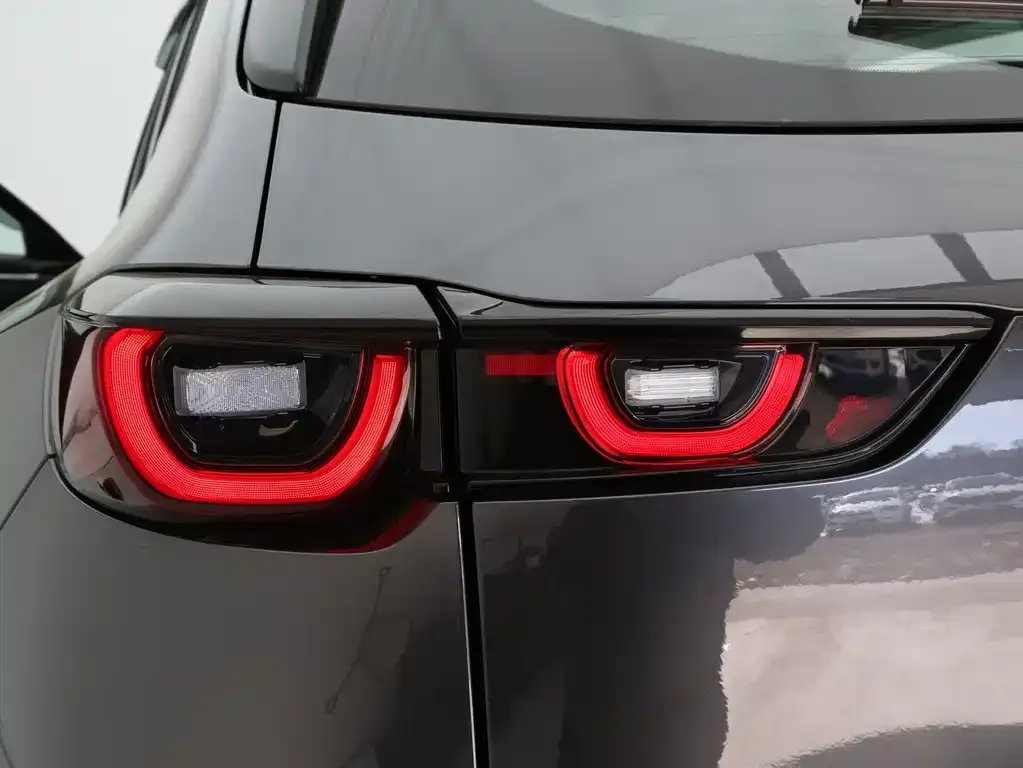 Mazda CX-50 2023 из CN, фото 10