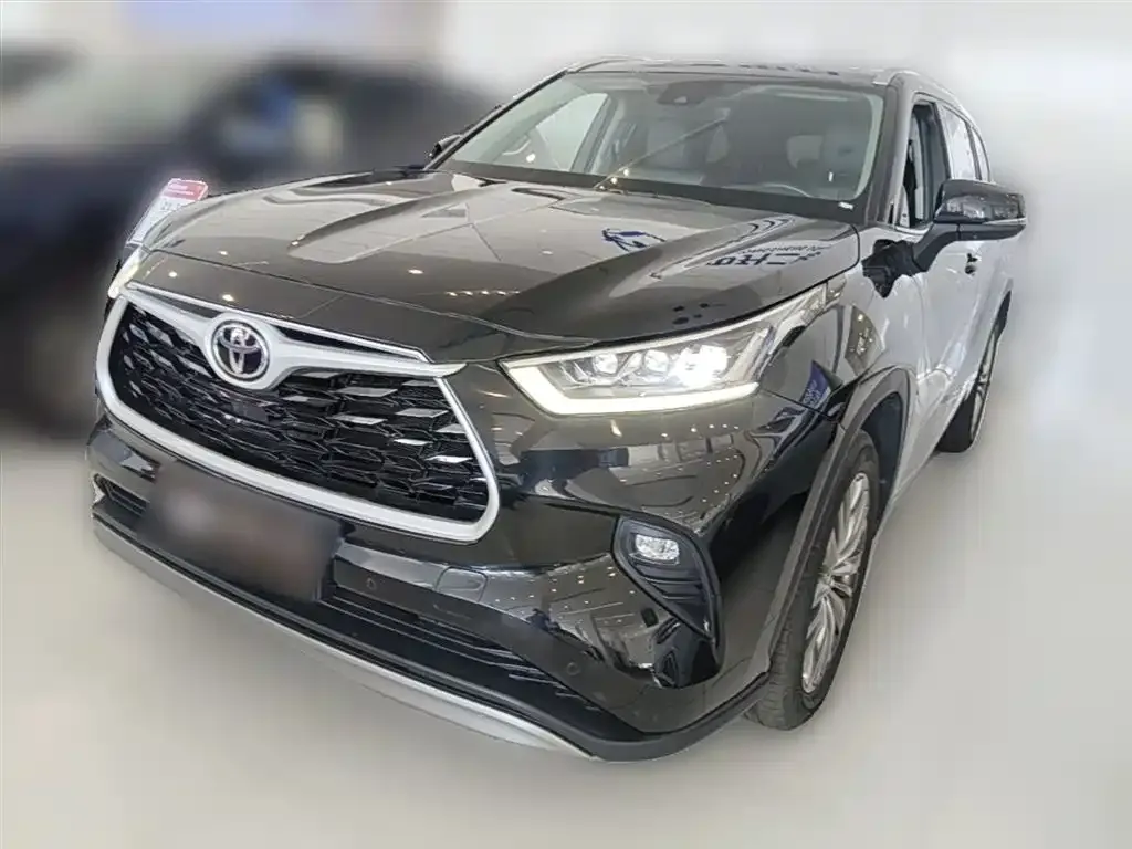 Toyota Highlander — фото 1
