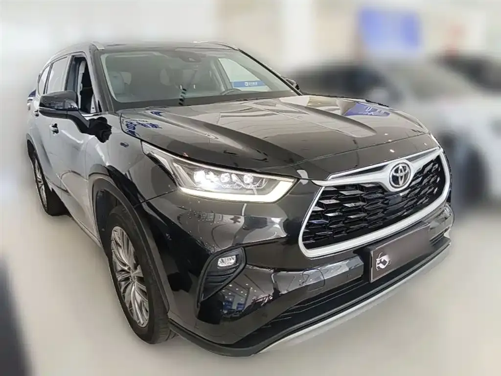 Toyota Highlander — фото 10