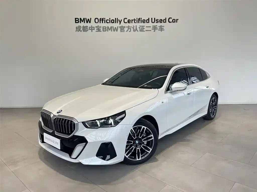 BMW 5 Series — фото 1