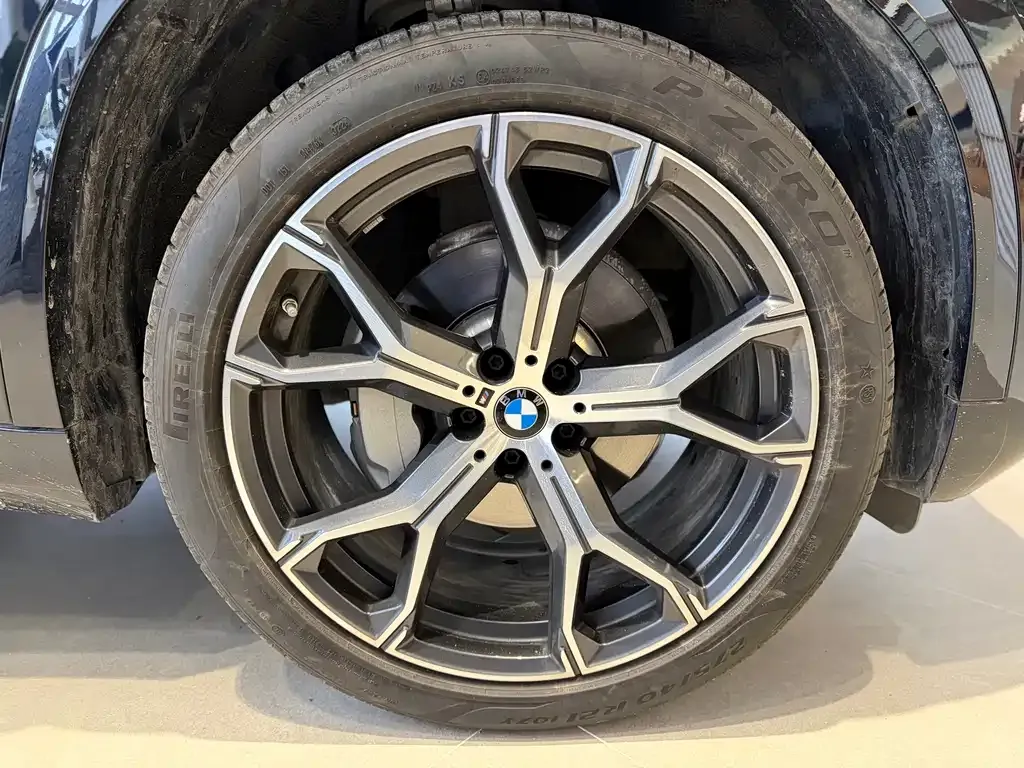 BMW X5 — фото 8