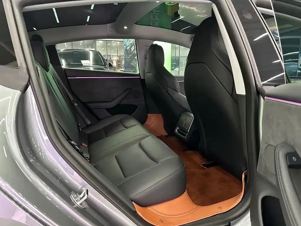 Tesla Model 3 — фото 4
