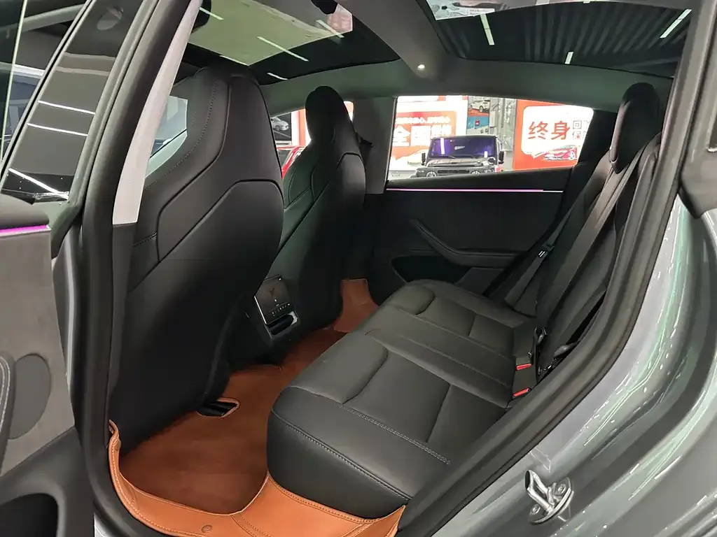 Tesla Model 3 — фото 2