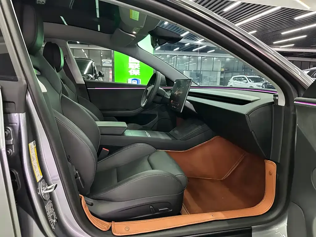 Tesla Model 3 — фото 10