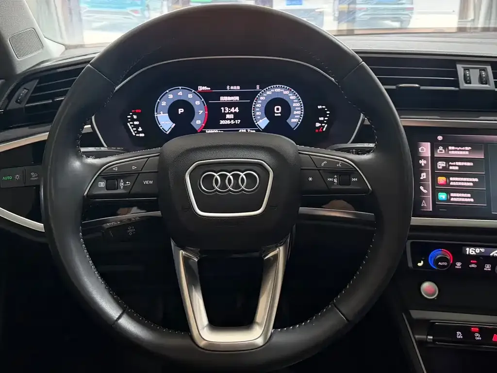 Audi Q3 — фото 5