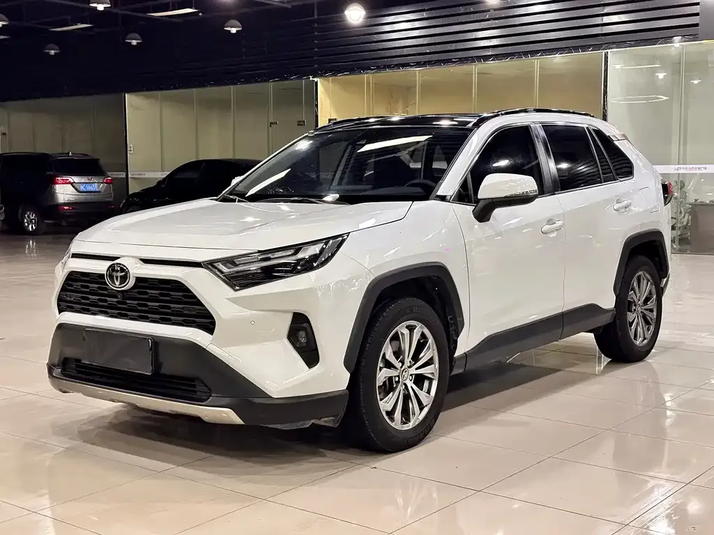 Toyota RAV4 — фото 1