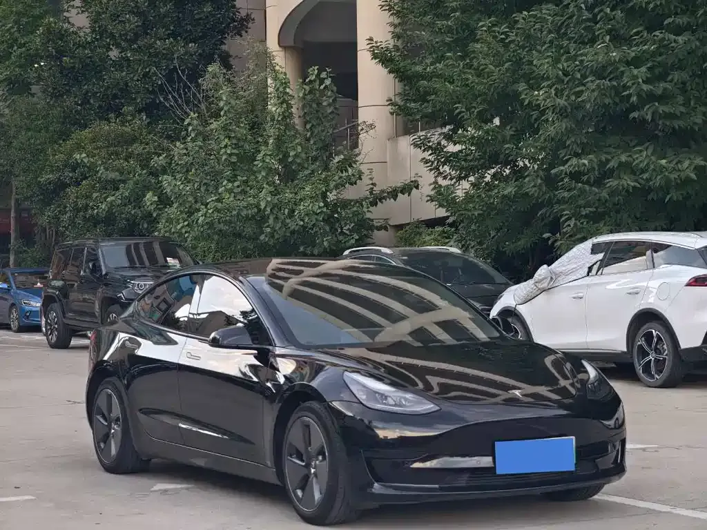Tesla Model 3 — фото 9