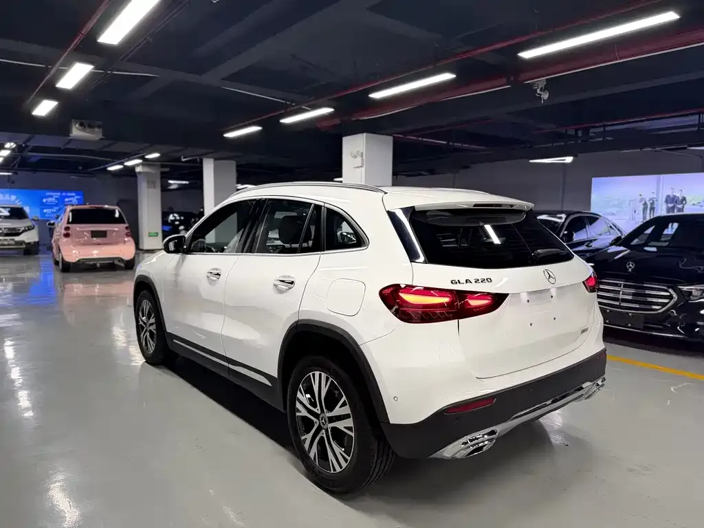 Mercedes-Benz GLA — фото 7