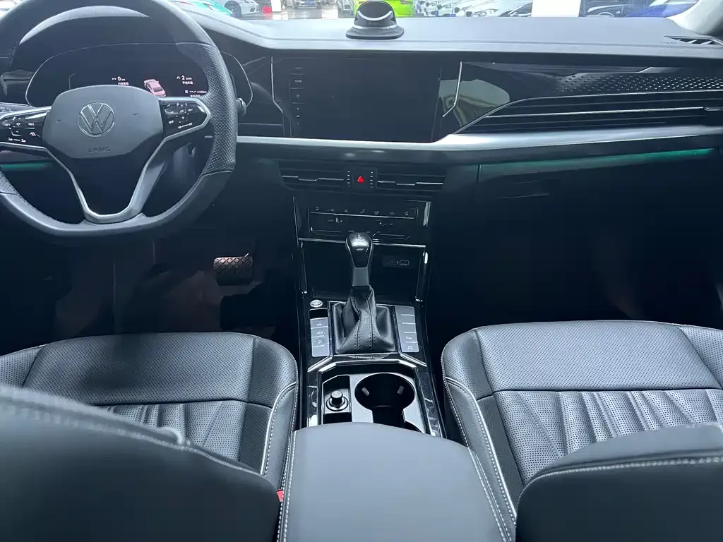 Volkswagen Passat — фото 7