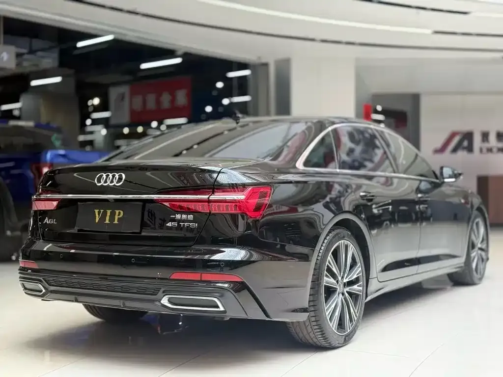 Audi A6L — фото 9