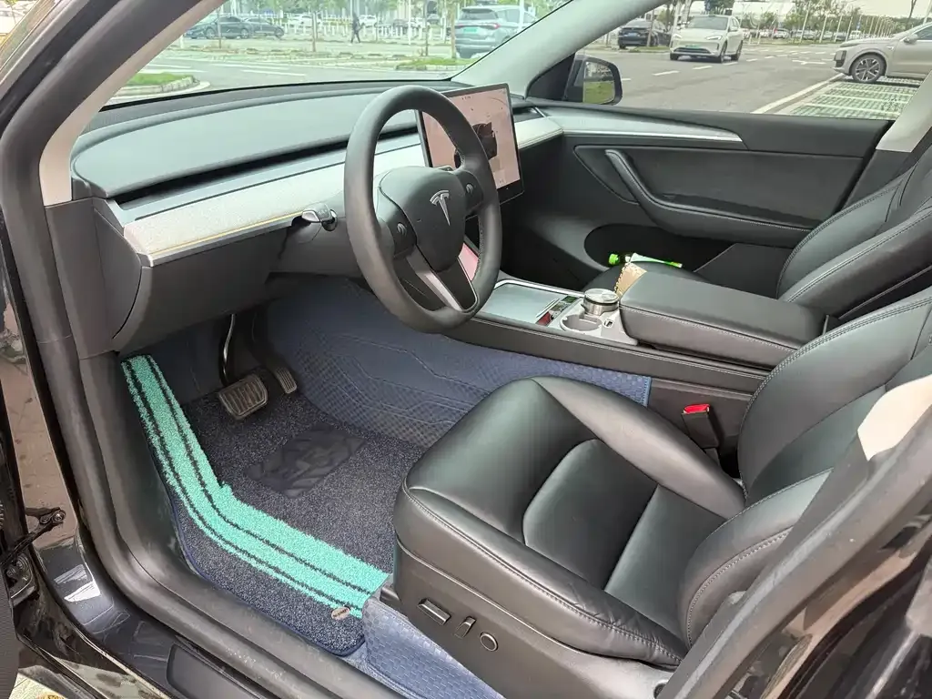 Tesla Model Y — фото 3