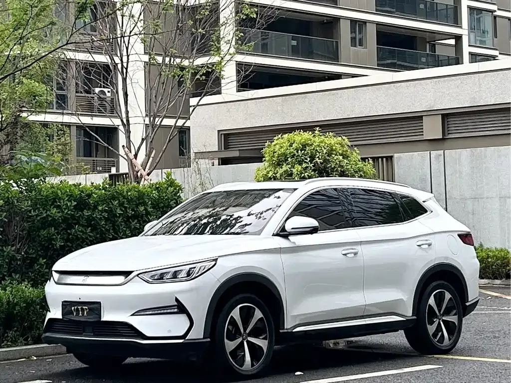 BYD PLUS New Energy — фото 1