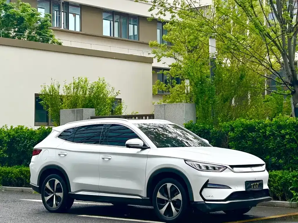 BYD PLUS New Energy — фото 6
