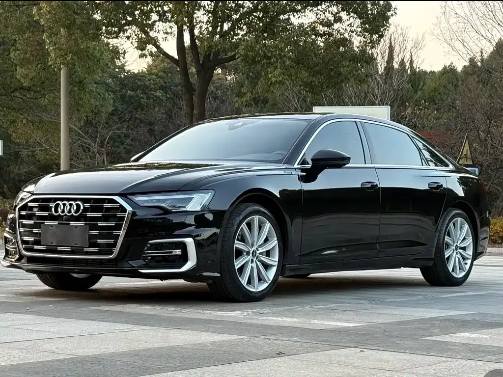 Audi A6L — фото 1