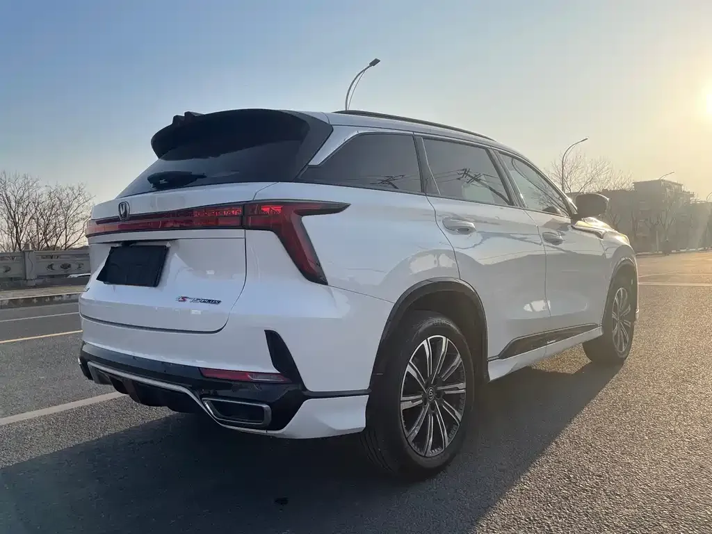 Changan CS75PLUS — фото 7
