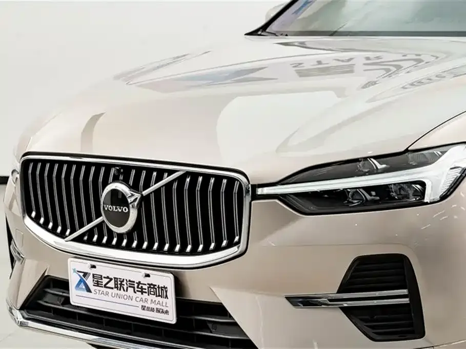 Volvo XC60 — фото 4