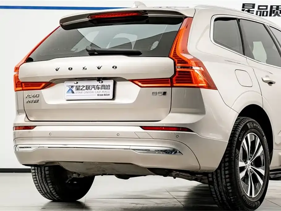 Volvo XC60 — фото 7
