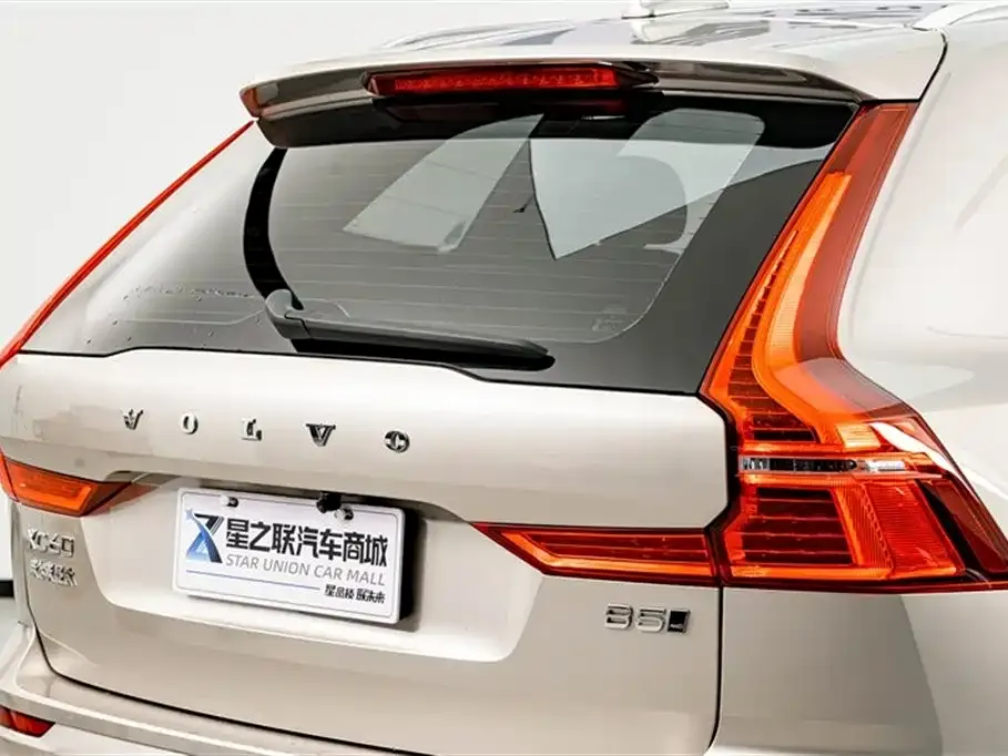 Volvo XC60 — фото 3
