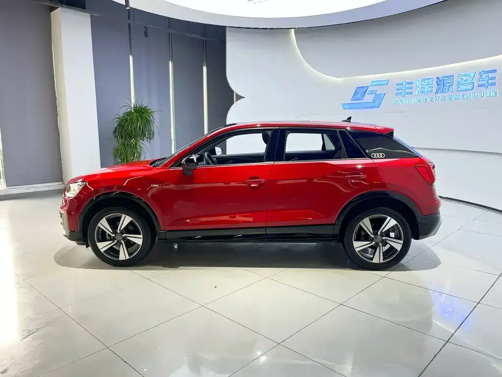 Audi Q2L 2021 из CN, фото 8