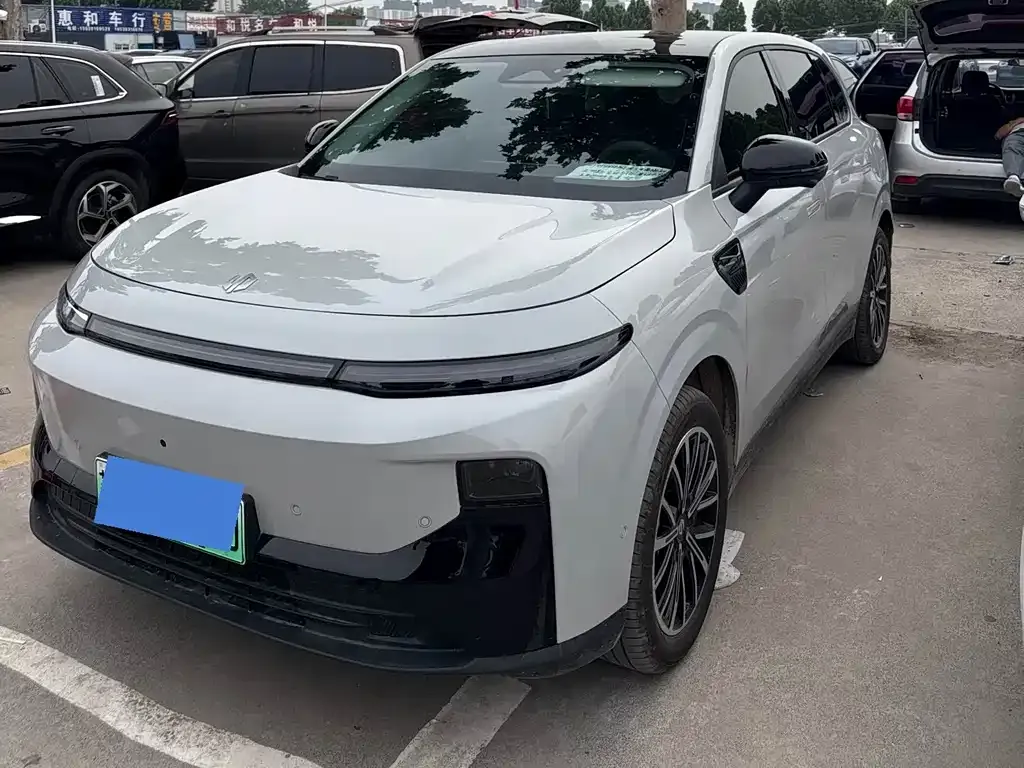 Leapmotor B10