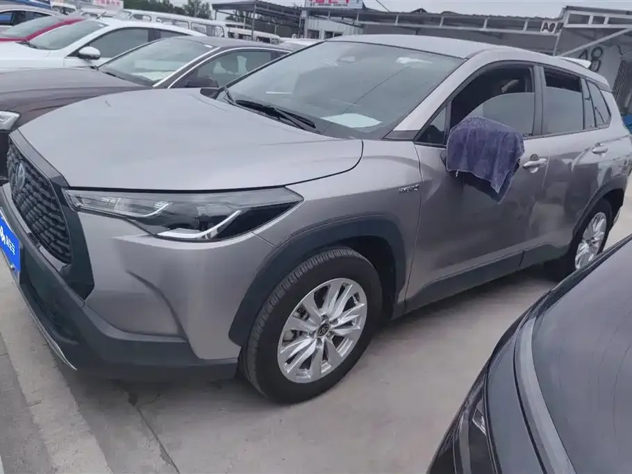 Toyota Corolla Cross — фото 1