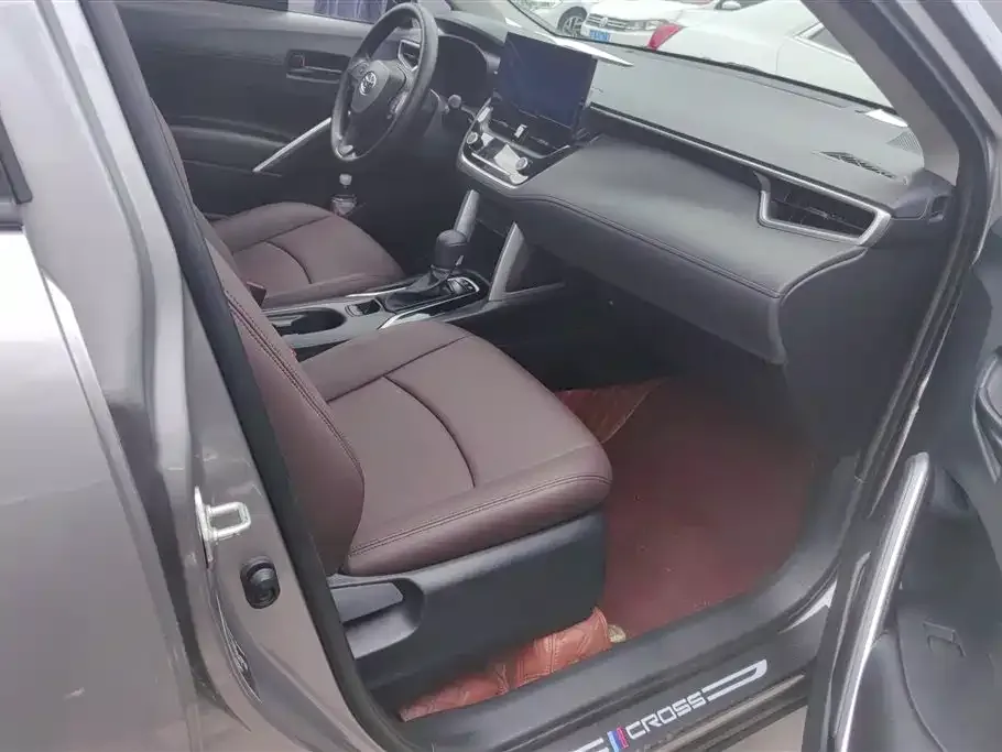 Toyota Corolla Cross — фото 2