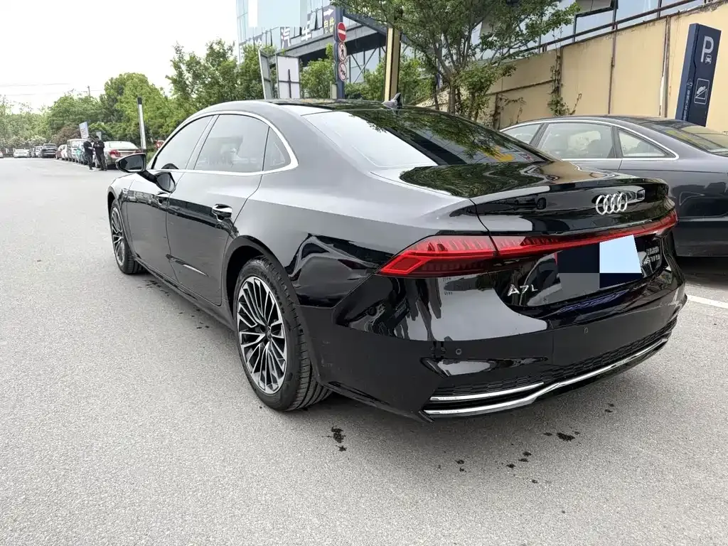 Audi A7L — фото 6
