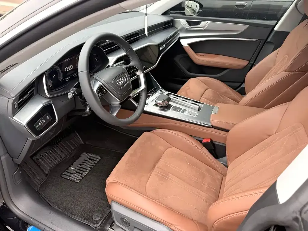 Audi A7L — фото 9