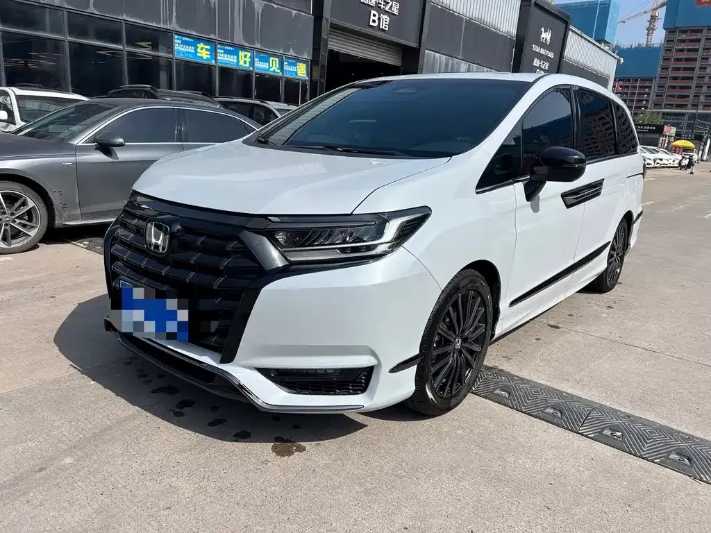 Honda Elysion 2024 из CN, фото 1