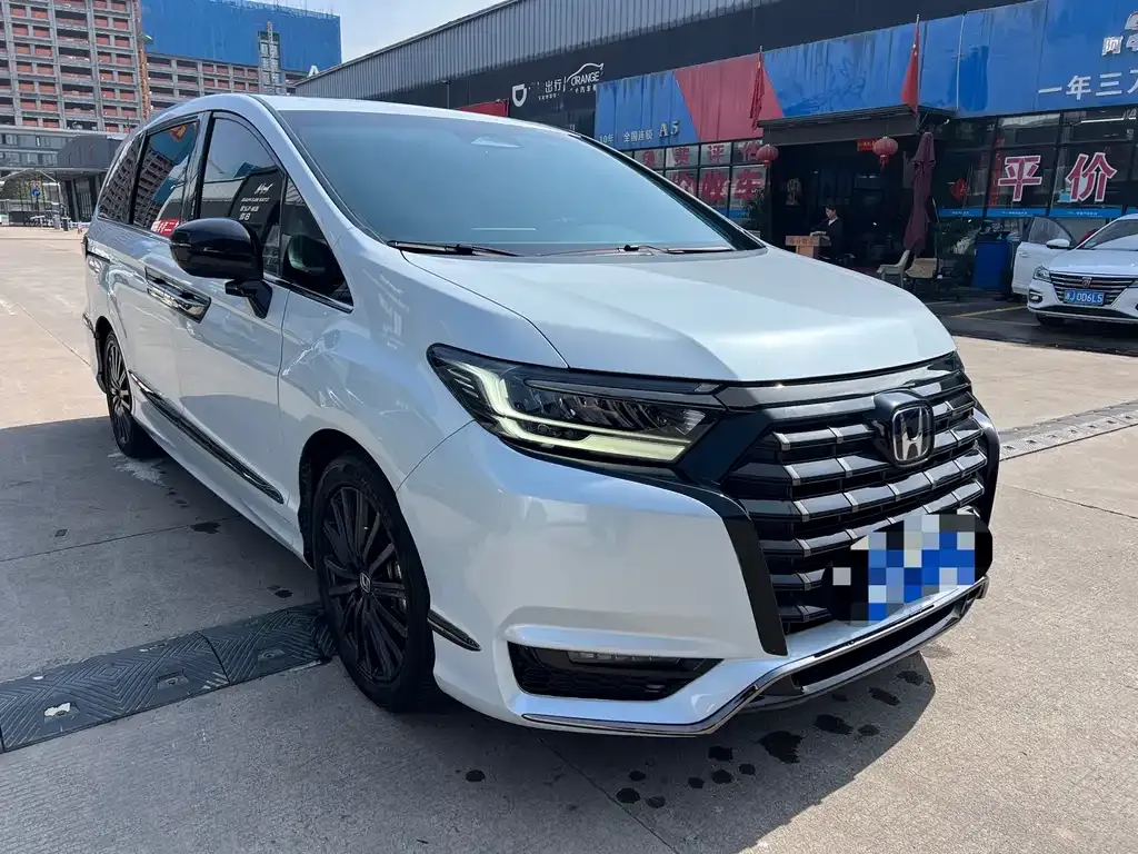 Honda Elysion 2024 из CN, фото 7