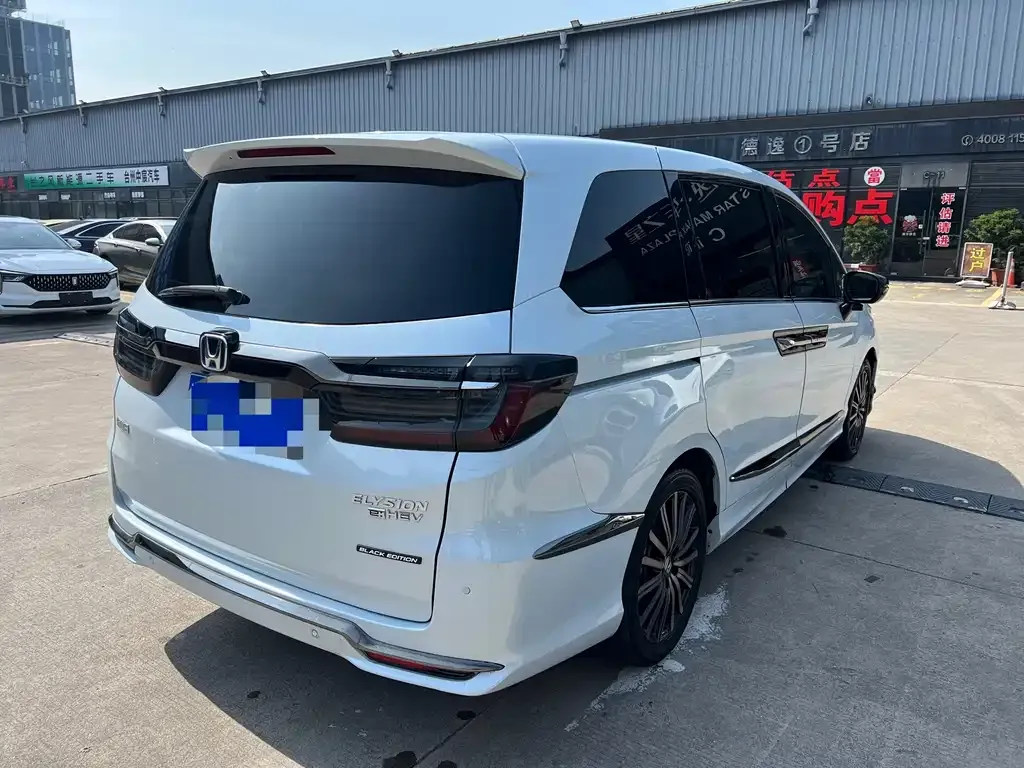 Honda Elysion 2024 из CN, фото 10
