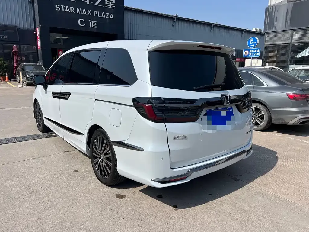 Honda Elysion 2024 из CN, фото 8