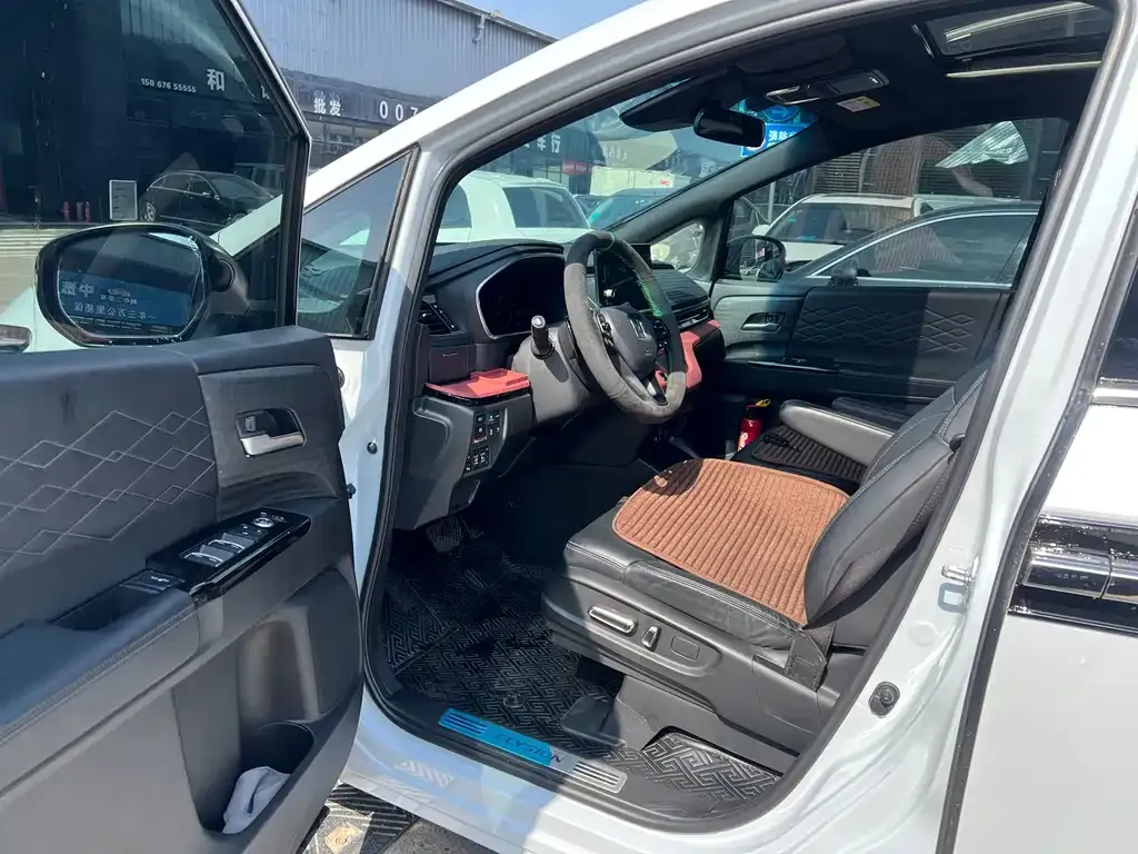 Honda Elysion 2024 из CN, фото 6