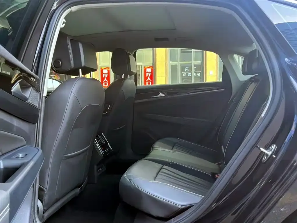 Volkswagen Passat — фото 7