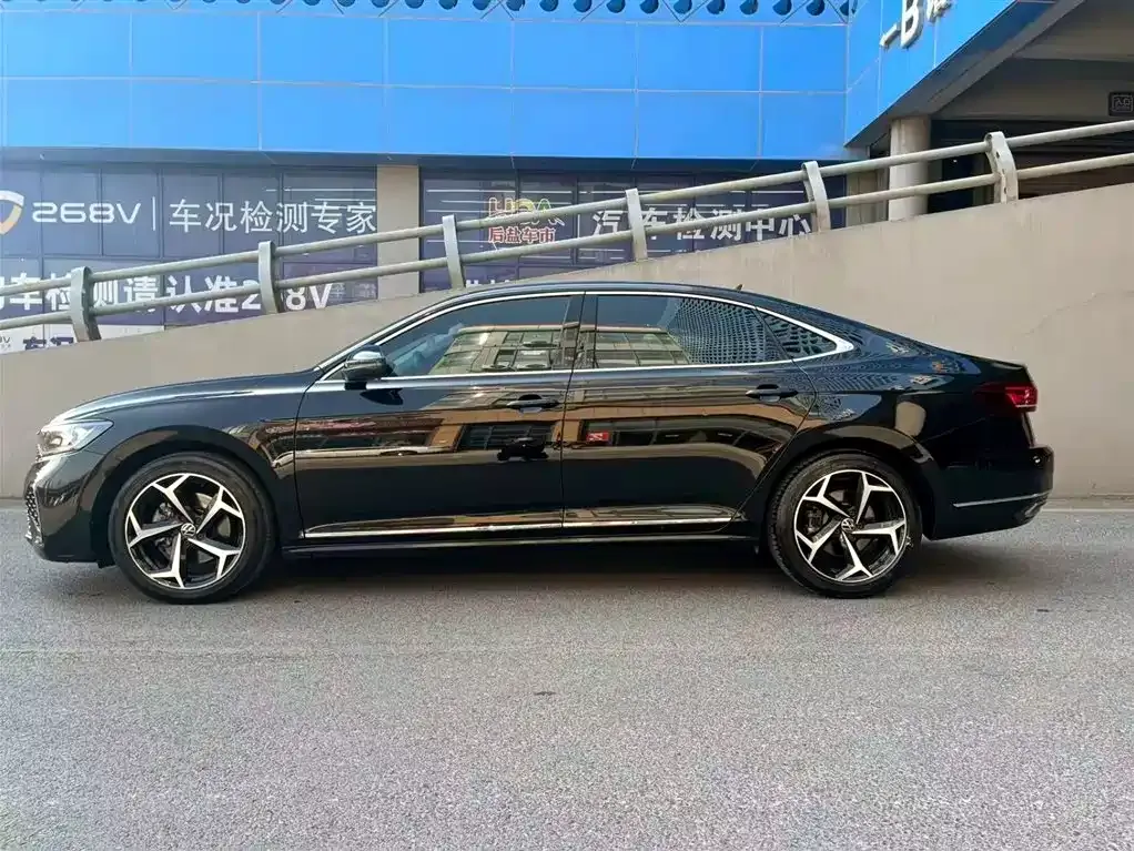 Volkswagen Passat — фото 8