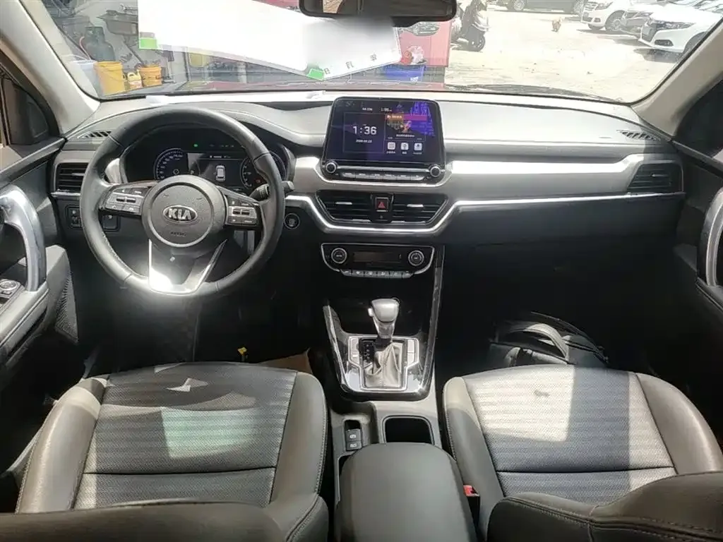 Kia Sportage — фото 10