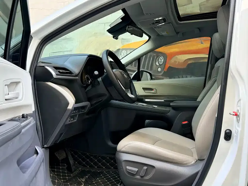 Toyota Sienna 2024 из CN, фото 7