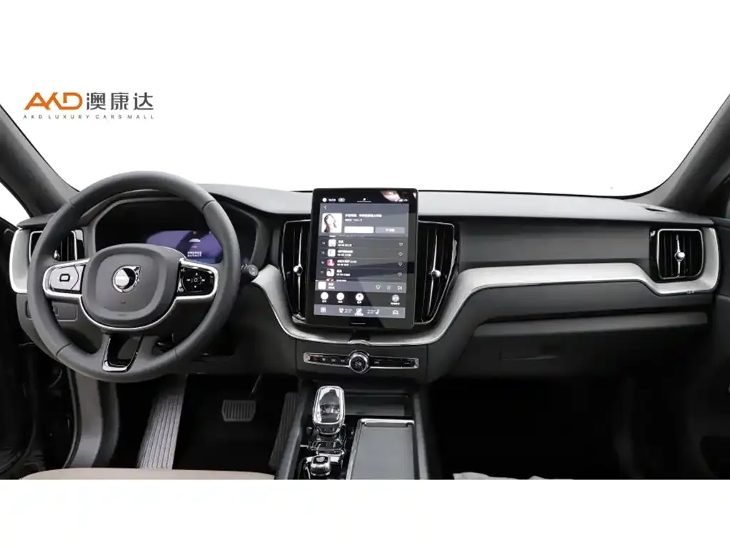 Volvo XC60 — фото 9