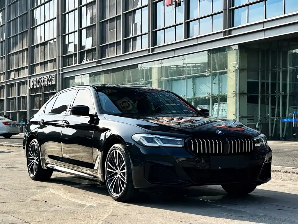 BMW 5 Series — фото 10