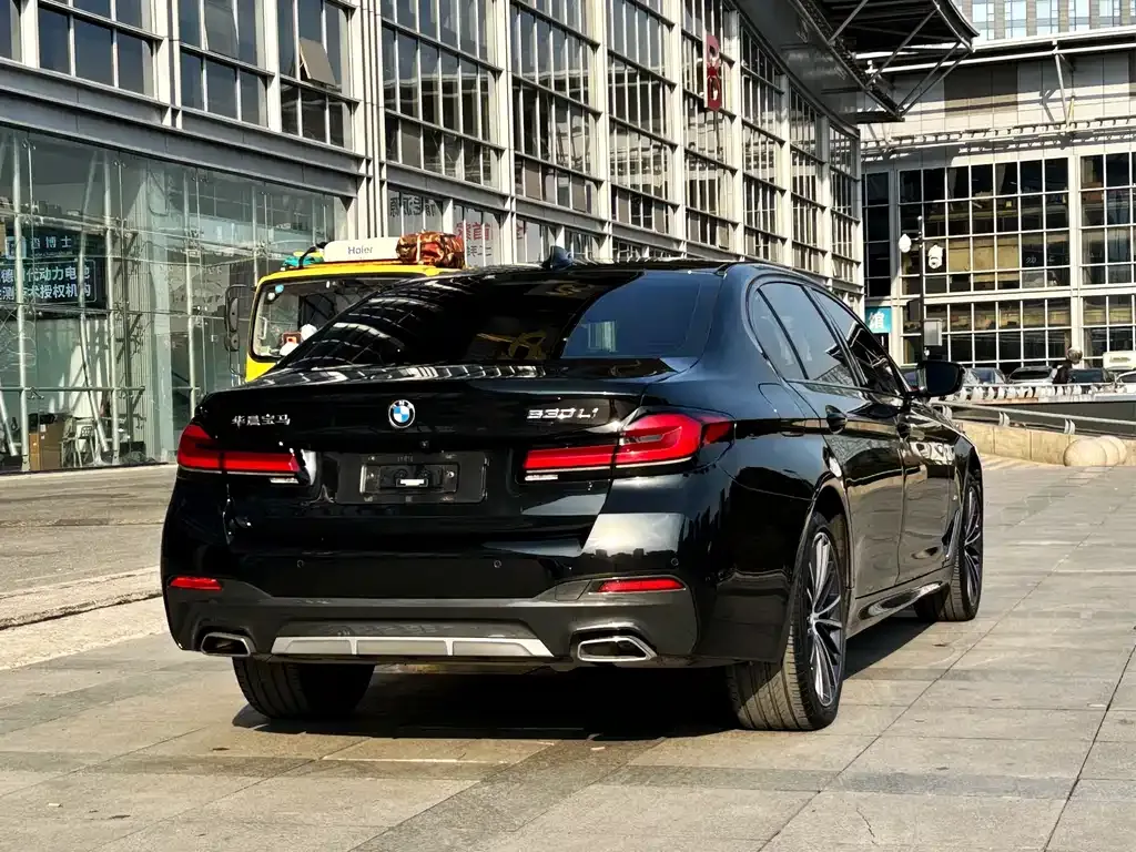 BMW 5 Series — фото 3