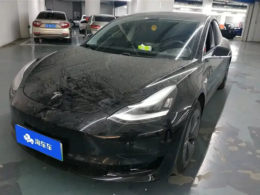 Tesla Model 3 — фото 1