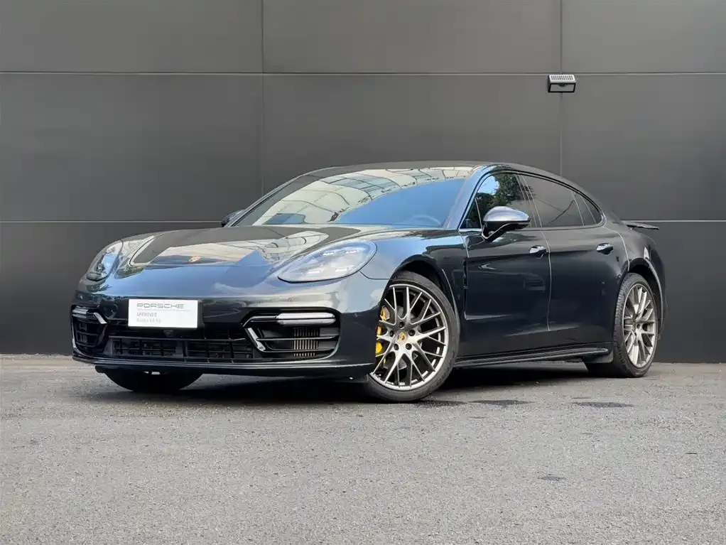 Porsche Panamera — фото 1